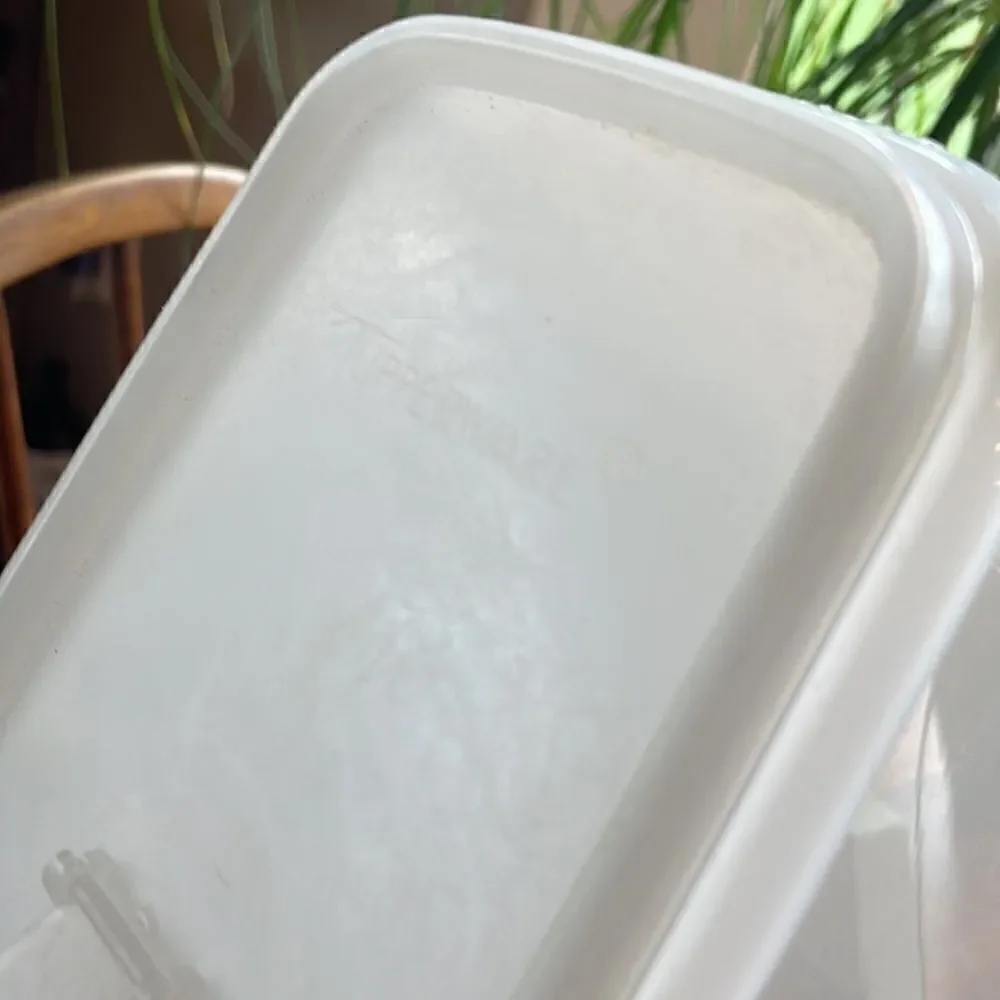 Vintage Tupperware Store and Pour White Cereal Container